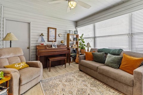 House in Lakeland, Florida 2 bedrooms, 125.42 sq.m. № 1904219 - photo 11