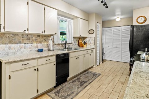 House in Lakeland, Florida 2 bedrooms, 125.42 sq.m. № 1904219 - photo 14