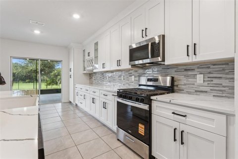 Villa ou maison à vendre à Leesburg, Floride: 6 chambres, 248.42 m2 № 2325065 - photo 4
