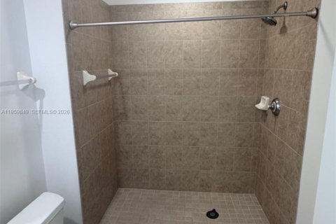 Снять в аренду кондоминиум в Форт-Лодердейл, Флорида 2 спальни, 99.59м2, № 2080682 - фото 12
