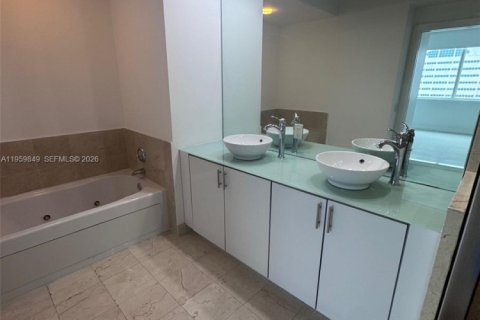 Снять в аренду кондоминиум в Форт-Лодердейл, Флорида 2 спальни, 99.59м2, № 2080682 - фото 9