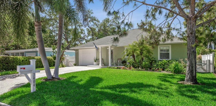 House in Tampa, Florida 3 bedrooms, 164.81 sq.m. № 1723411