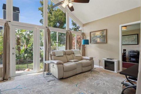 House in Tampa, Florida 3 bedrooms, 164.81 sq.m. № 1723411 - photo 18