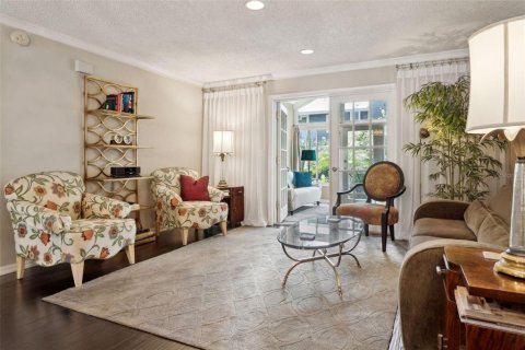 House in Tampa, Florida 3 bedrooms, 164.81 sq.m. № 1723411 - photo 7