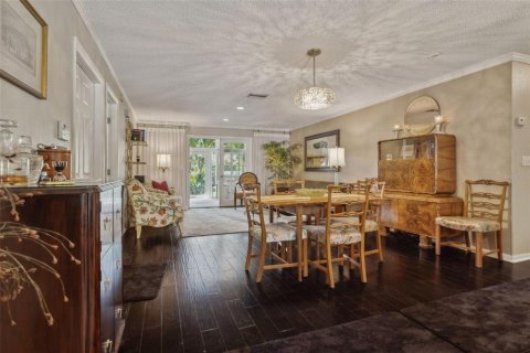 House in Tampa, Florida 3 bedrooms, 164.81 sq.m. № 1723411 - photo 8