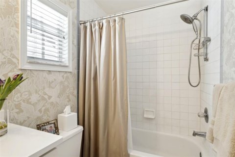 House in Tampa, Florida 3 bedrooms, 164.81 sq.m. № 1723411 - photo 11
