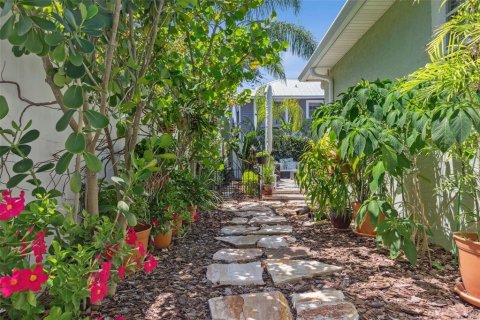 House in Tampa, Florida 3 bedrooms, 164.81 sq.m. № 1723411 - photo 24