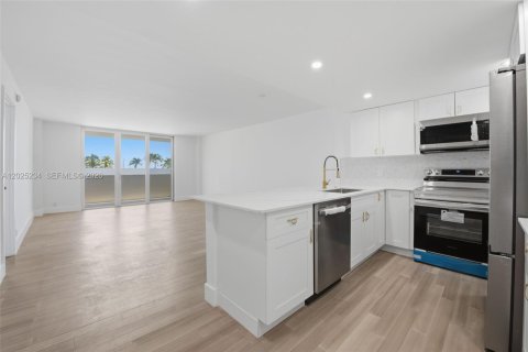 Copropriété à vendre à Miami Beach, Floride: 1 chambre, 88.26 m2 № 2085865 - photo 9
