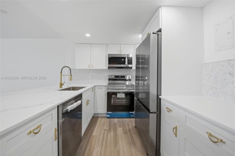 Copropriété à vendre à Miami Beach, Floride: 1 chambre, 88.26 m2 № 2085865 - photo 10