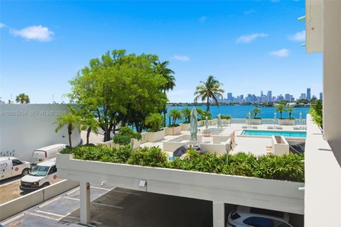 Condo à Miami Beach, Floride, 1 chambre  № 2085865