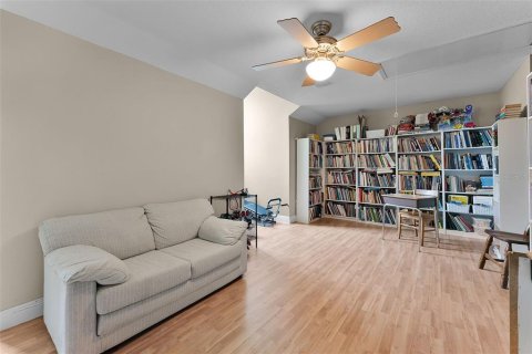 Casa en venta en Orlando, Florida, 5 dormitorios, 334.36 m2 № 1899938 - foto 18