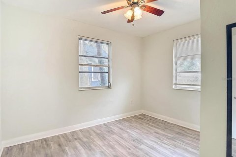 Villa ou maison à vendre à Tampa, Floride: 2 chambres, 78.04 m2 № 2236195 - photo 17