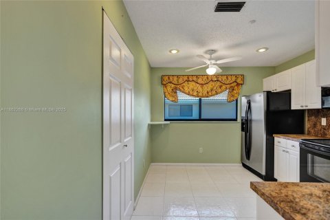 Condo in Delray Beach, Florida, 2 bedrooms  № 1890807 - photo 11