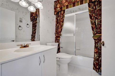 Condo in Delray Beach, Florida, 2 bedrooms  № 1890807 - photo 19