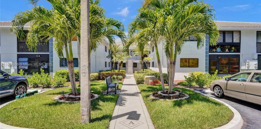 Condo in Delray Beach, Florida, 2 bedrooms  № 1890807