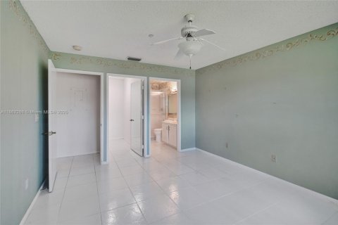 Condo in Delray Beach, Florida, 2 bedrooms  № 1890807 - photo 24