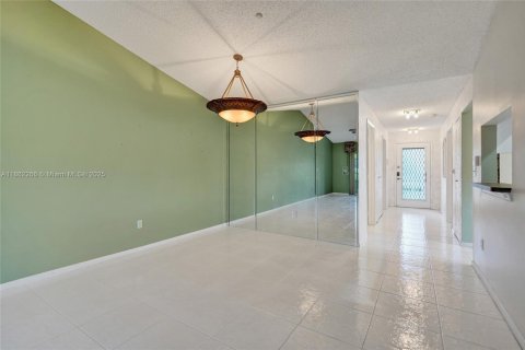 Condo in Delray Beach, Florida, 2 bedrooms  № 1890807 - photo 9