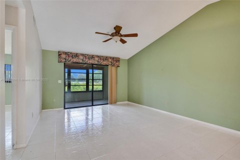 Condo in Delray Beach, Florida, 2 bedrooms  № 1890807 - photo 8