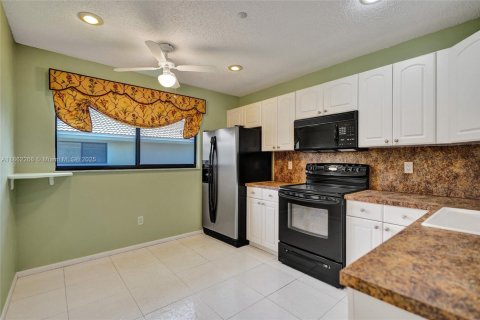 Condo in Delray Beach, Florida, 2 bedrooms  № 1890807 - photo 14
