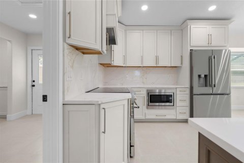 Casa en venta en Brooksville, Florida, 2 dormitorios, 139.35 m2 № 2167372 - foto 22