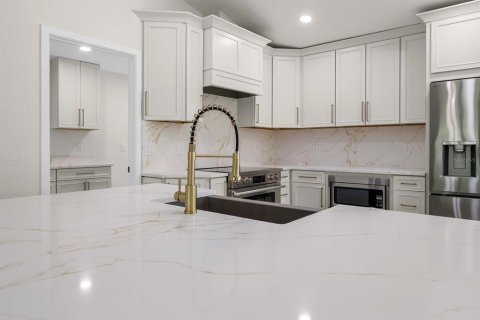 Casa en venta en Brooksville, Florida, 2 dormitorios, 139.35 m2 № 2167372 - foto 6