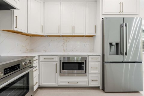 Casa en venta en Brooksville, Florida, 2 dormitorios, 139.35 m2 № 2167372 - foto 7