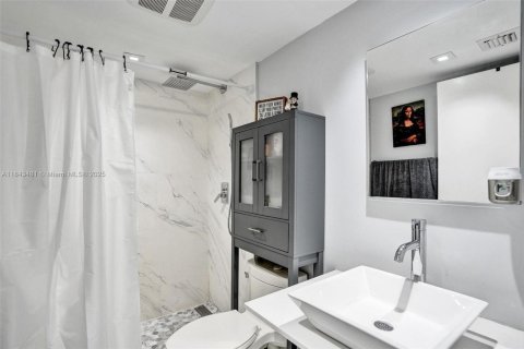 Condo in Margate, Florida, 2 bedrooms  № 1979813 - photo 21