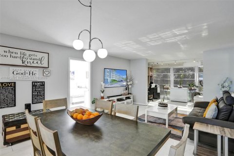 Condo in Margate, Florida, 2 bedrooms  № 1979813 - photo 25