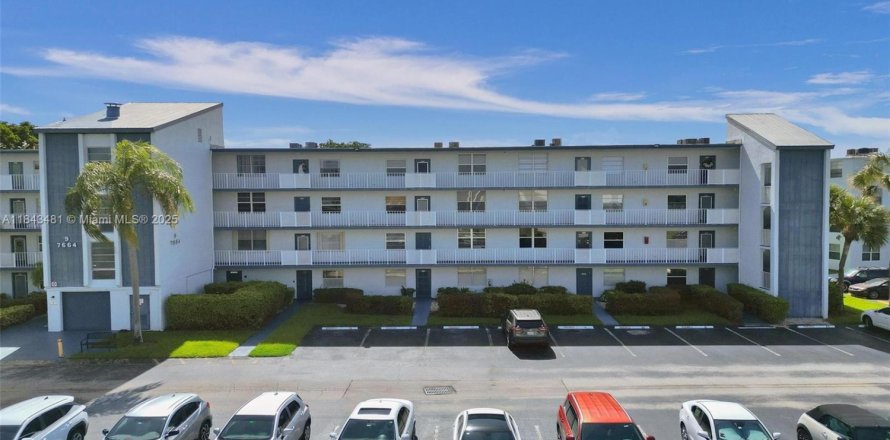 Condo in Margate, Florida, 2 bedrooms  № 1979813