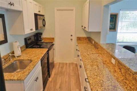 Commercial property in Clearwater, Florida 3 bedrooms, 171.59 sq.m. № 2207592 - photo 16