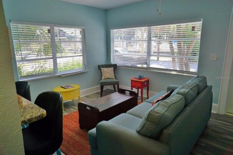 Commercial property in Clearwater, Florida 3 bedrooms, 171.59 sq.m. № 2207592 - photo 18