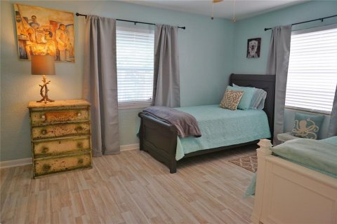 Commercial property in Clearwater, Florida 3 bedrooms, 171.59 sq.m. № 2207592 - photo 12
