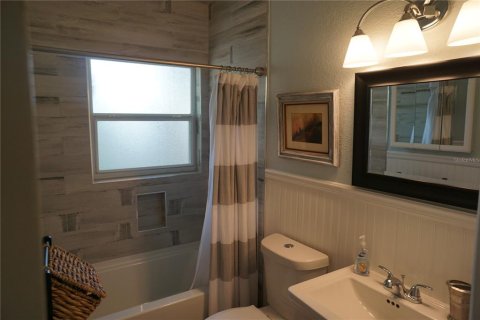 Commercial property in Clearwater, Florida 3 bedrooms, 171.59 sq.m. № 2207592 - photo 23