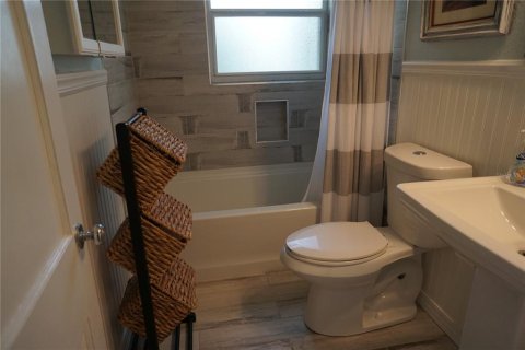 Commercial property in Clearwater, Florida 3 bedrooms, 171.59 sq.m. № 2207592 - photo 22