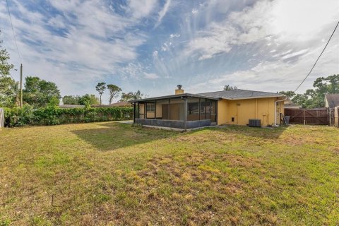 House in Sarasota, Florida 2 bedrooms, 79.34 sq.m. № 1658944 - photo 21