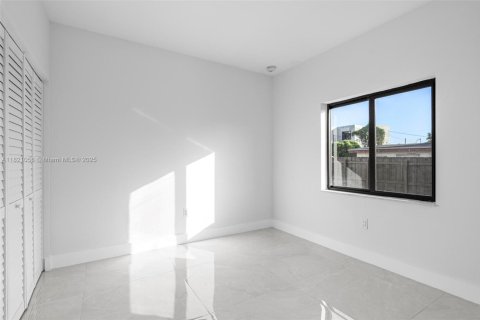 House in Cutler Bay, Florida 4 bedrooms, 194.63 sq.m. № 1781843 - photo 24