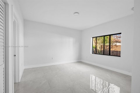 House in Cutler Bay, Florida 4 bedrooms, 194.63 sq.m. № 1781843 - photo 17