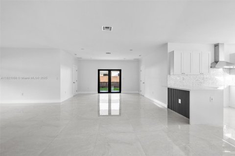 House in Cutler Bay, Florida 4 bedrooms, 194.63 sq.m. № 1781843 - photo 6