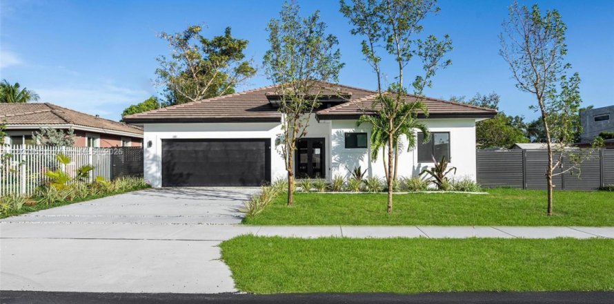 House in Cutler Bay, Florida 4 bedrooms, 194.63 sq.m. № 1781843