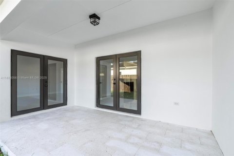 House in Cutler Bay, Florida 4 bedrooms, 194.63 sq.m. № 1781843 - photo 30
