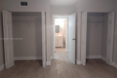 Снять в аренду кондоминиум в Холливуд, Флорида 1 спальня, 60.39м2, № 1989703 - фото 7