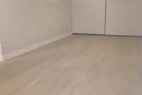 Снять в аренду кондоминиум в Холливуд, Флорида 1 спальня, 60.39м2, № 1989703 - фото 5