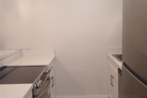 Снять в аренду кондоминиум в Холливуд, Флорида 1 спальня, 60.39м2, № 1989703 - фото 3