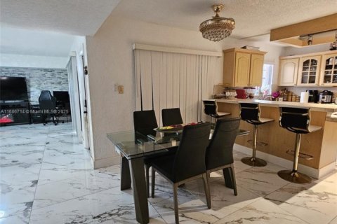 Condominio en venta en North Lauderdale, Florida, 2 dormitorios, 142.14 m2 № 1596428 - foto 7