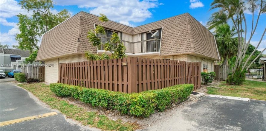 Condominio en North Lauderdale, Florida, 2 dormitorios  № 1596428