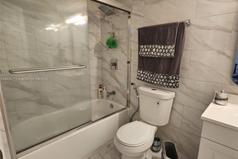 Condominio en venta en North Lauderdale, Florida, 2 dormitorios, 142.14 m2 № 1596428 - foto 16