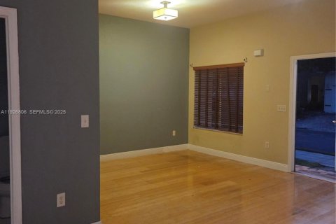 Townhouse in Homestead, Florida 3 bedrooms, 172.8 sq.m. № 1986658 - photo 4
