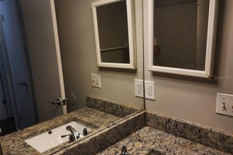 House in Thonotosassa, Florida 2 bedrooms, 73.76 sq.m. № 1903265 - photo 13