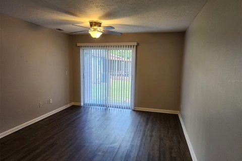 House in Thonotosassa, Florida 2 bedrooms, 73.76 sq.m. № 1903265 - photo 4