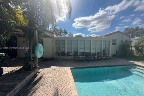 Casa en venta en Miami Shores, Florida, 2 dormitorios, 168.52 m2 № 1970751 - foto 13